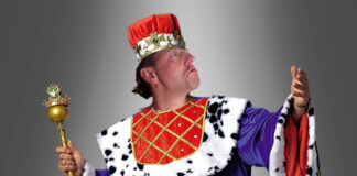 Was tust du, wenn dein System langsam entlarvt wird und du merkst, die Stimmung kippt gegen dich? König Schenk