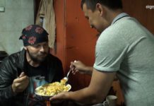 Friedensfahrt Berlin – Moskau – Spontane Begegnung mit Gastarbeitern aus Usbekistan und Kirgisistan